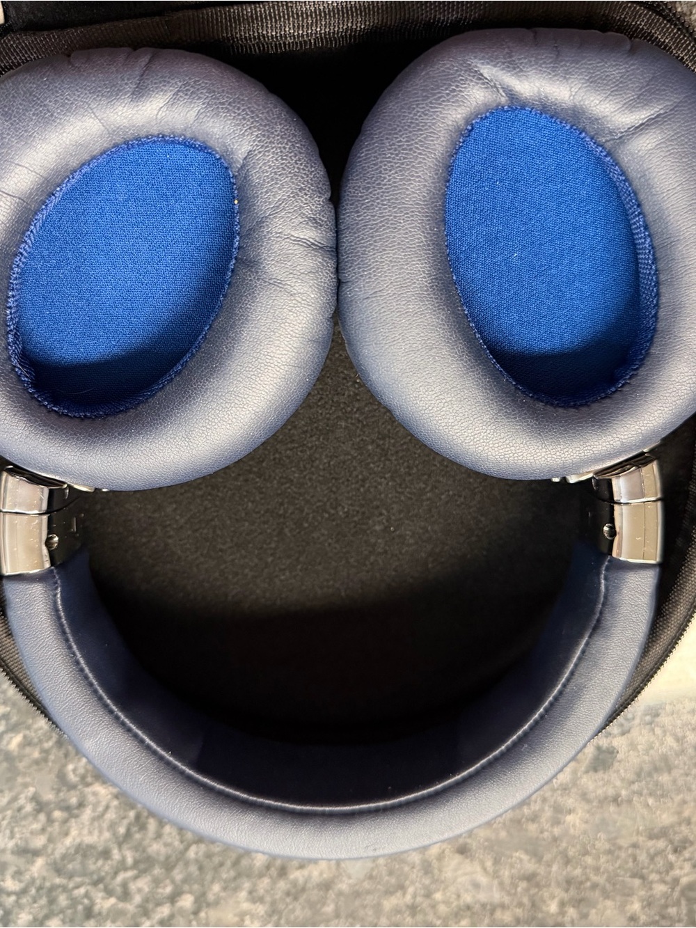 Over-Ear Wireless Headphones in Blue - Comfortable Cushioned Design